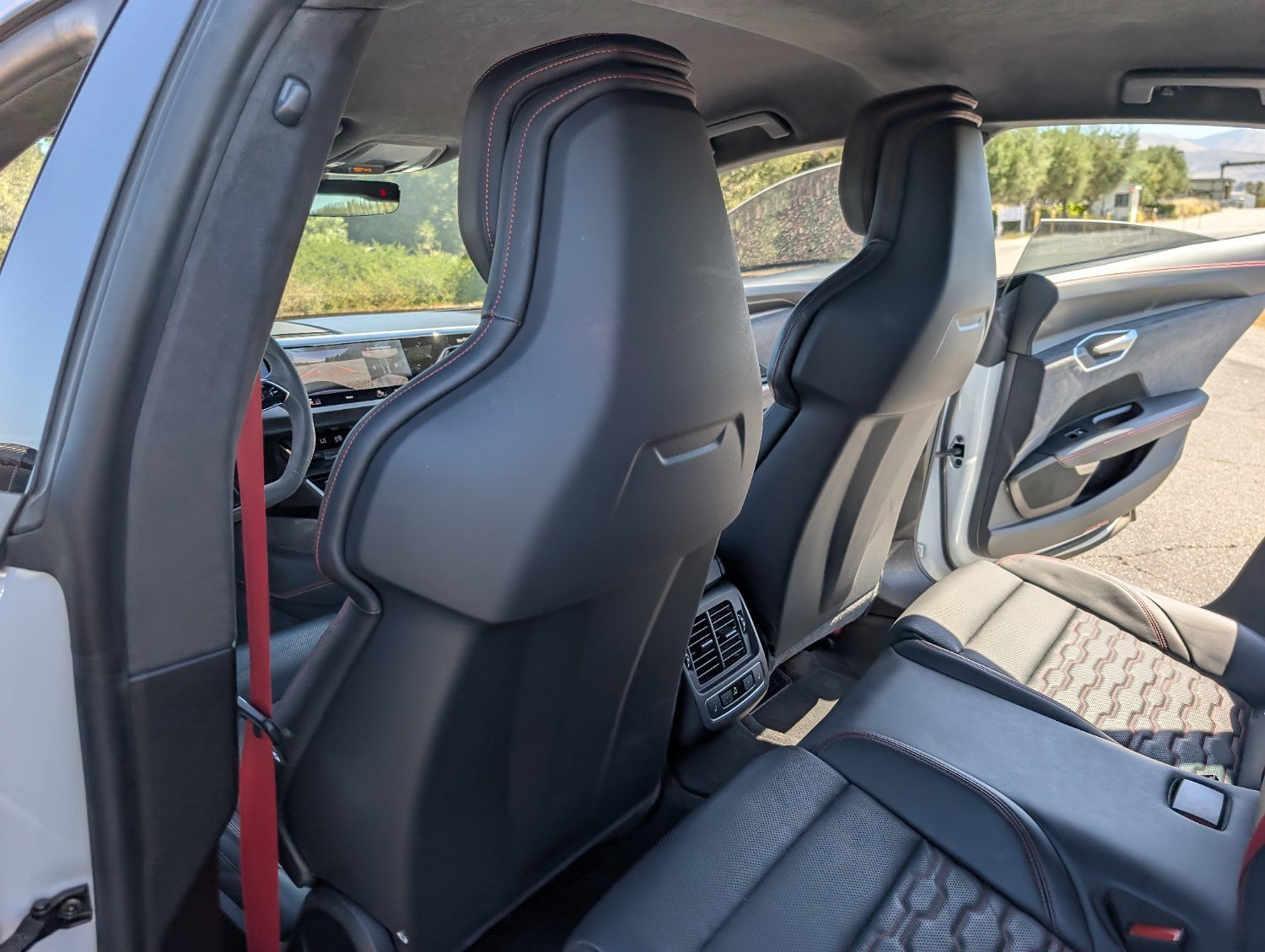 2022 Audi RS e-tron GT Base - Photo 60