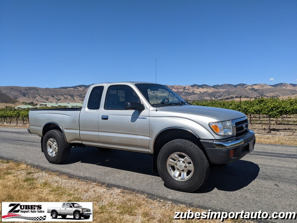 2000 Toyota 4×4 XtraCab SR5 3.4L V6 Automatic Zubes Import